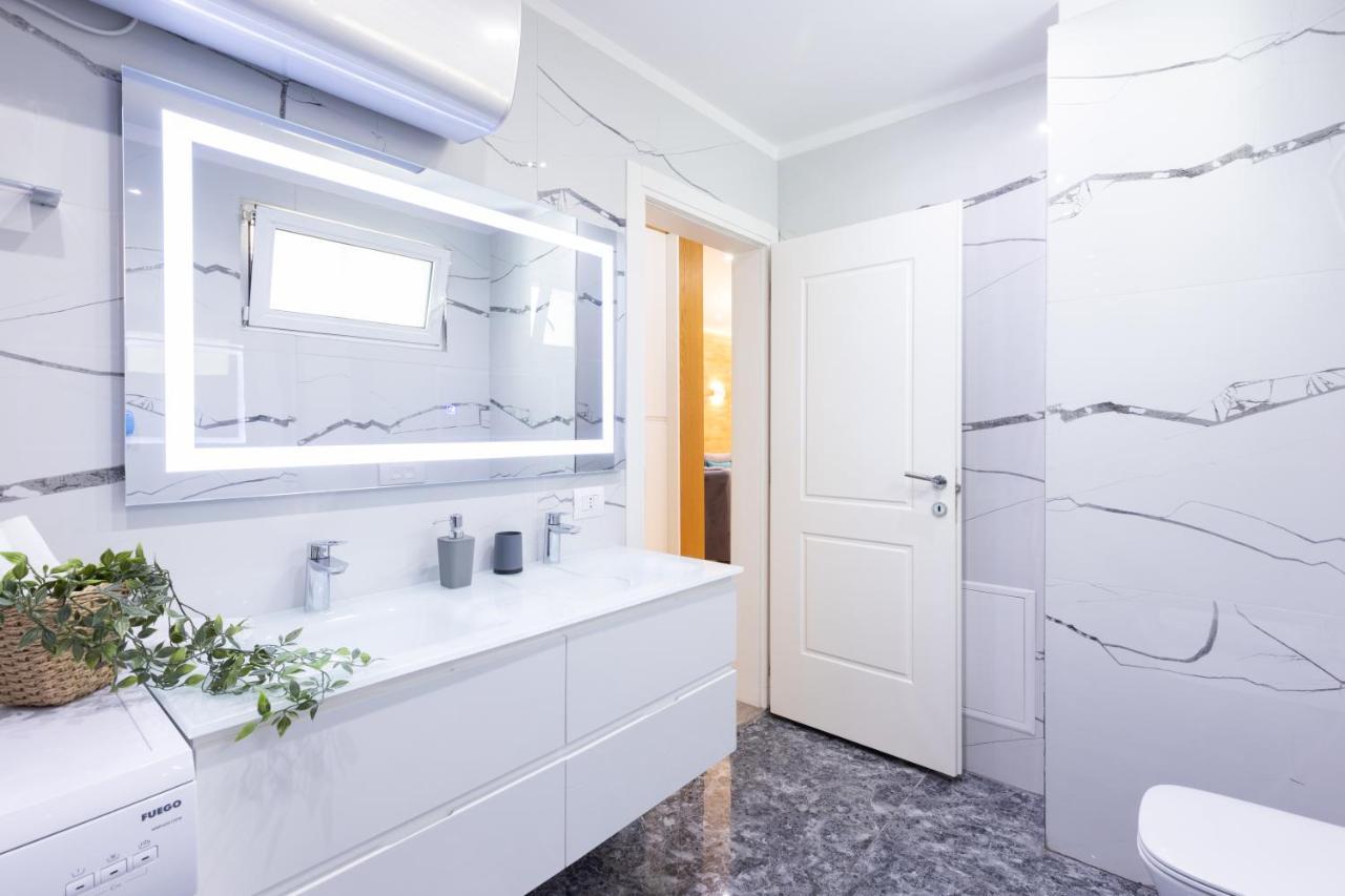 Exclusive 2 Bedrooms Apartment Tirana Exterior foto